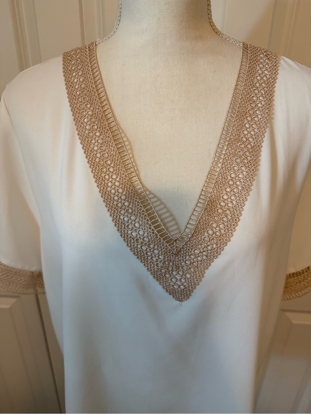 Short Sleeved V-Neck Lace Casual Fashion Crochet Boho Top Size XL EUC - Picture 5 of 13